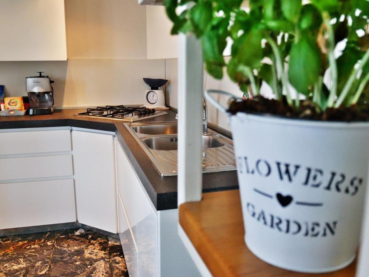 La Casetta Di Nonna Pina - Appartamento Con Cucina In Pieno Centro Torre Annunziata Exterior photo